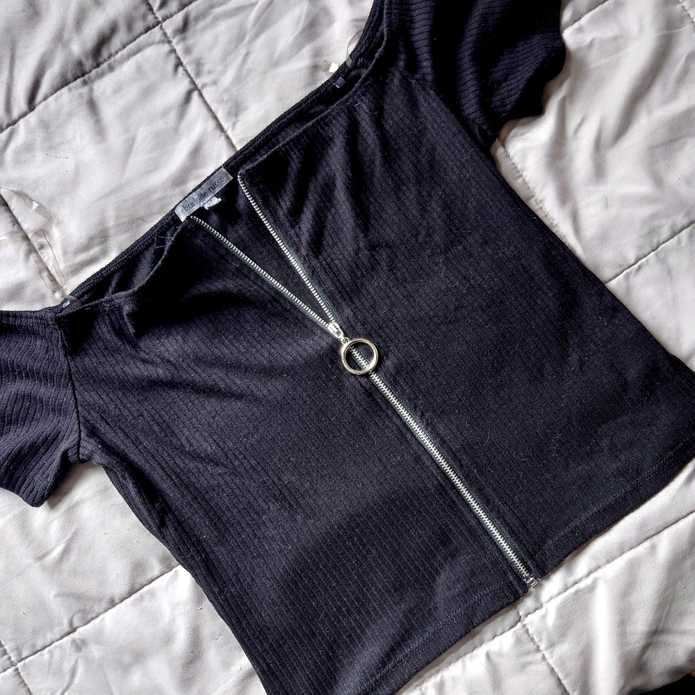 Cold Shoulder Midriff Top